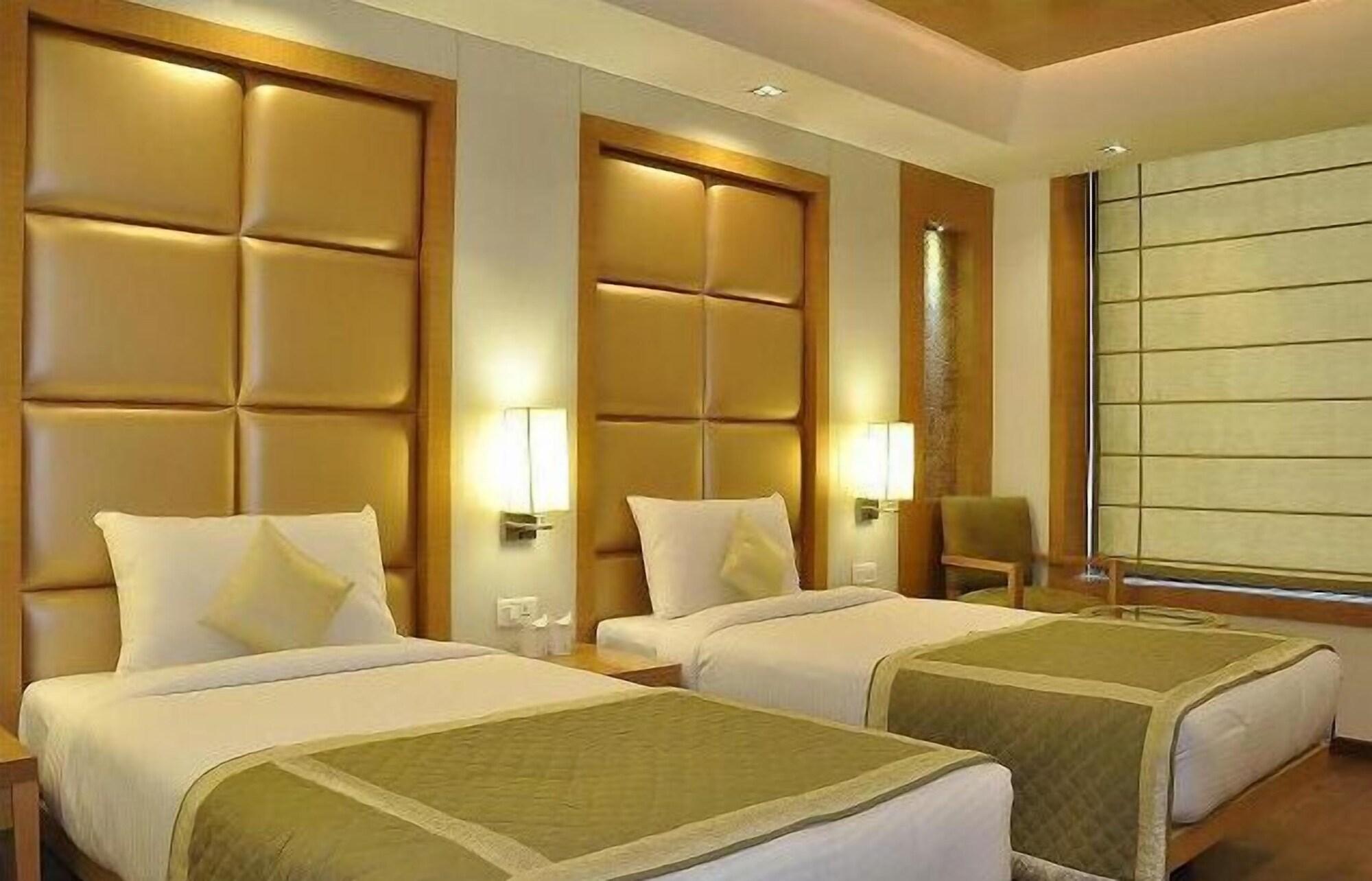 Almondz Hotel New Delhi Eksteriør billede
